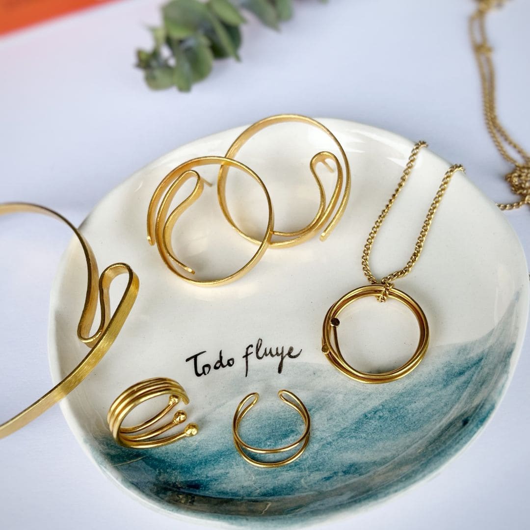 Plato en ceramica para poner las joyas